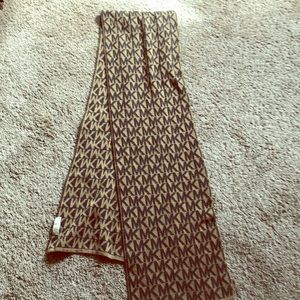 Mk Scarf